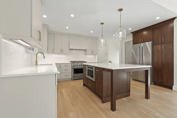 $2,195,000 | 22 West Spring Street, Alexandria, VA 22301