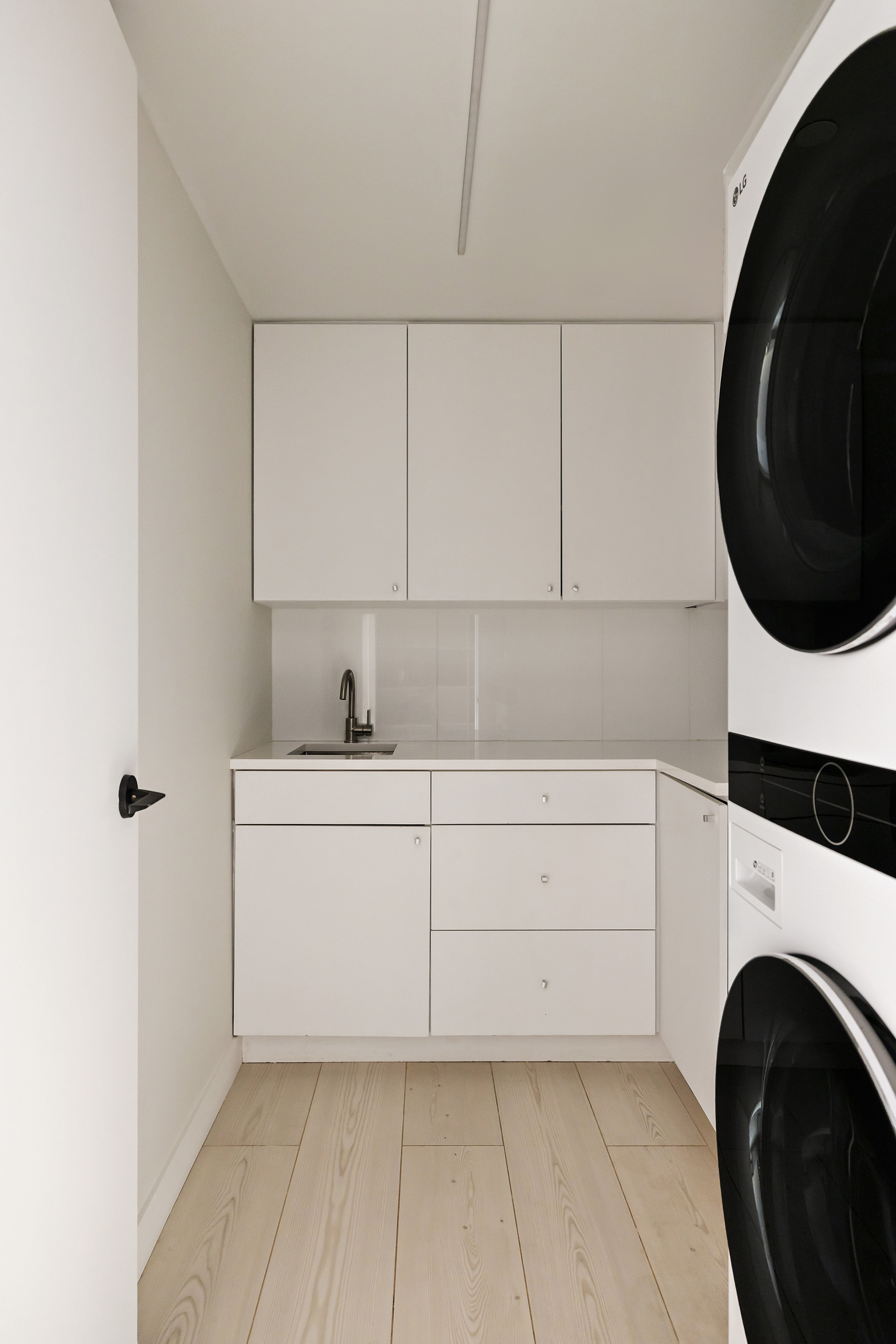 101 Douglass Street, Unit 1 Brooklyn, NY 11231 - Photo 18 of 21 a utility room with dryer and washer