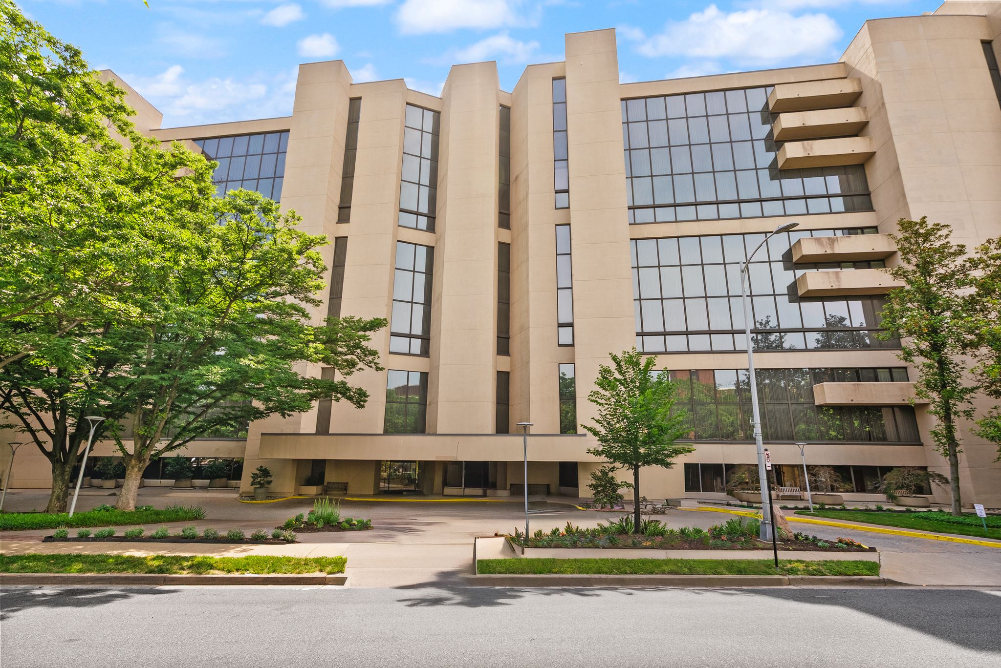 1101 South Arlington Ridge Road, Unit 608 Arlington, VA 22202 - Photo 3 of 45