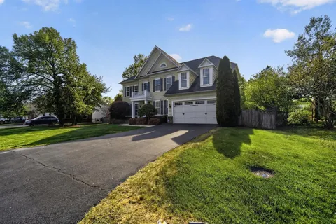 $1,400,000 | 6200 Guilford Drive, Alexandria, VA 22310