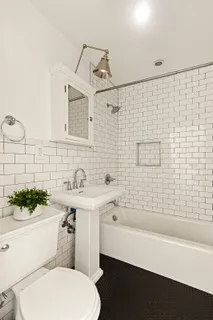 $1,550,000 | 300 West 108th Street, Unit 2C | Upper West Side