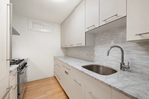 $1,050,000 | 235 East 87th Street, Unit 4K | Upper East Side