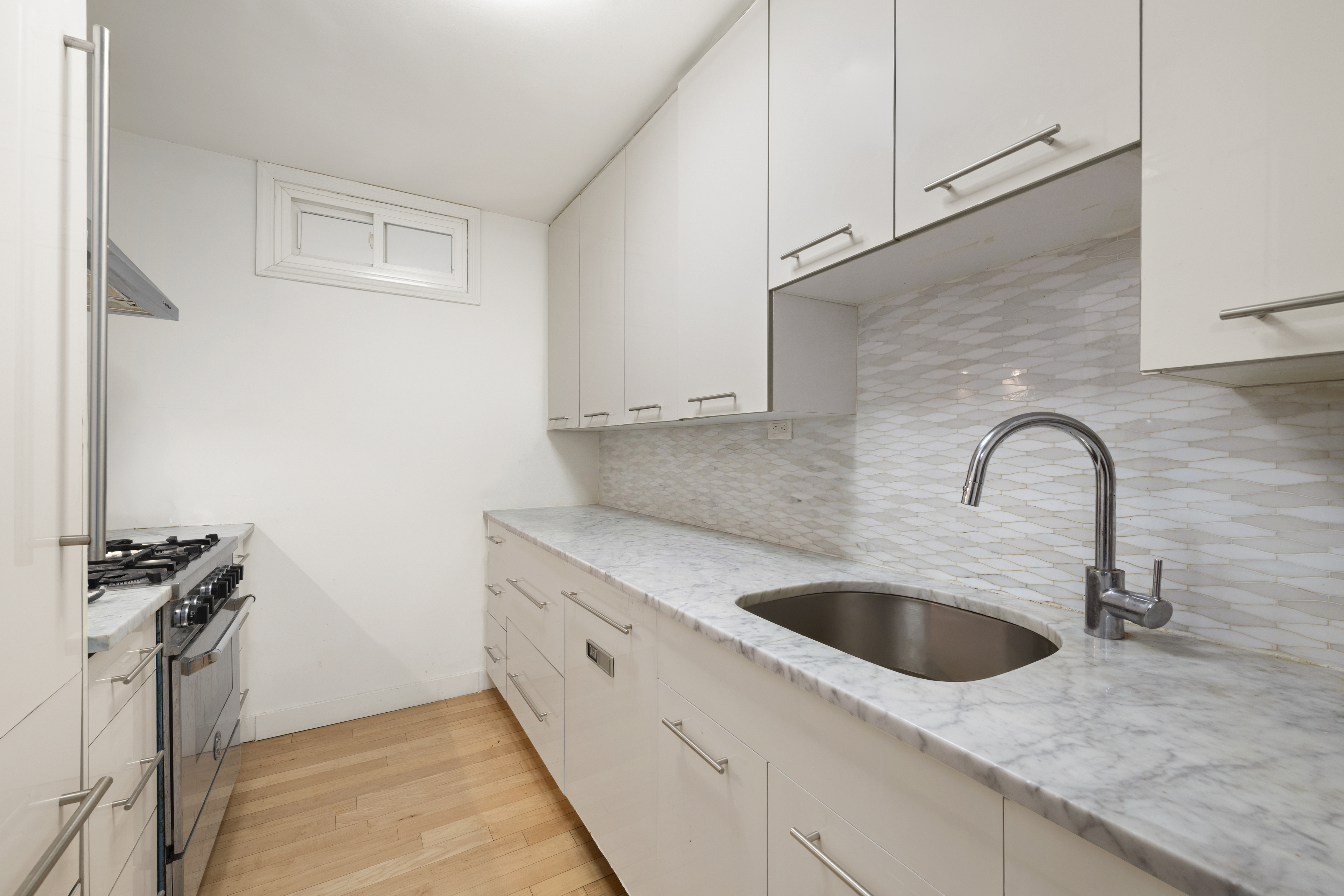 235 East 87th Street, Unit 4K Manhattan, NY 10128 - Photo 4 of 14
