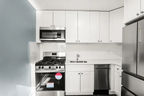 $200,000 | 5610 Netherland Avenue, Unit 4B | North Riverdale