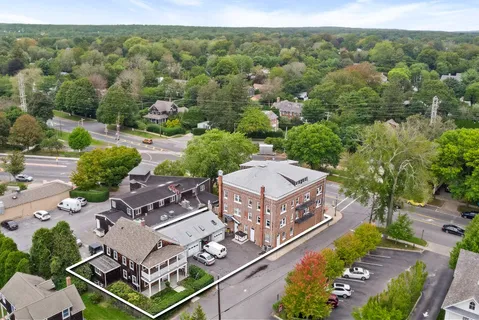 $13,750,000 | 105 Newtown Lane, East Hampton, NY 11937