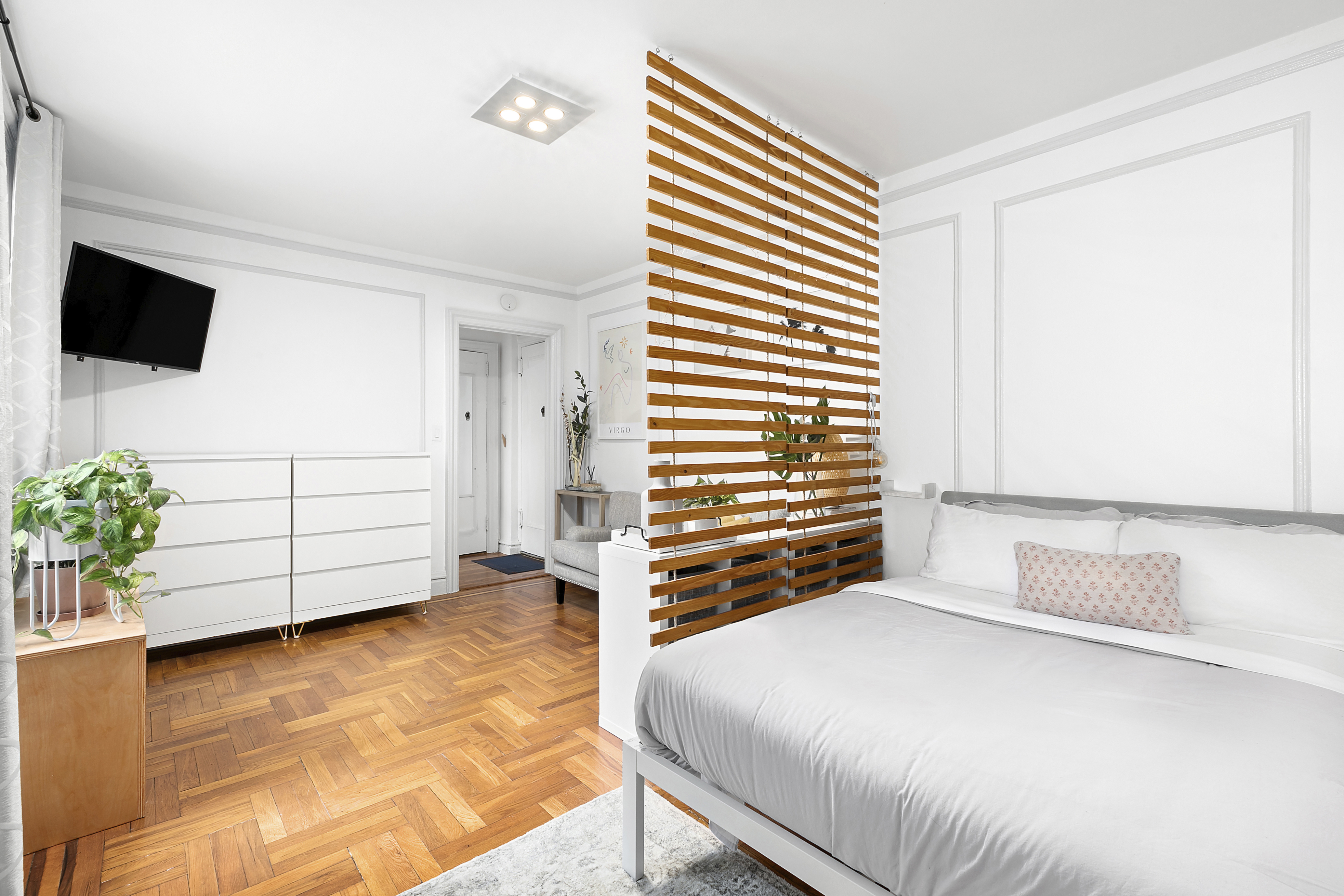 345 East 77th Street, Unit 3J Manhattan, NY 10075 - Photo 1 of 5