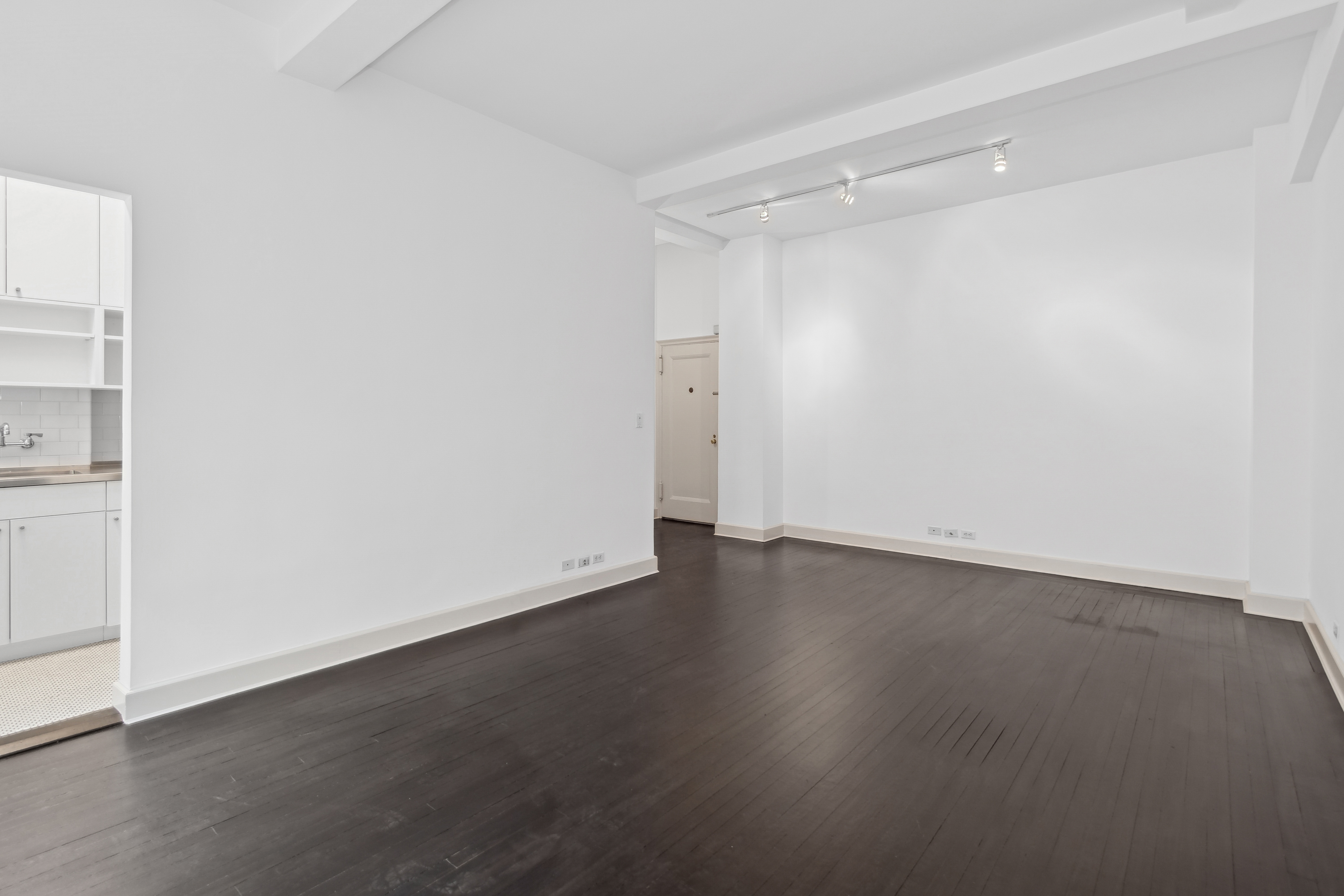 302 West 12th Street, Unit 1A Manhattan, NY 10014 - Photo 2 of 8