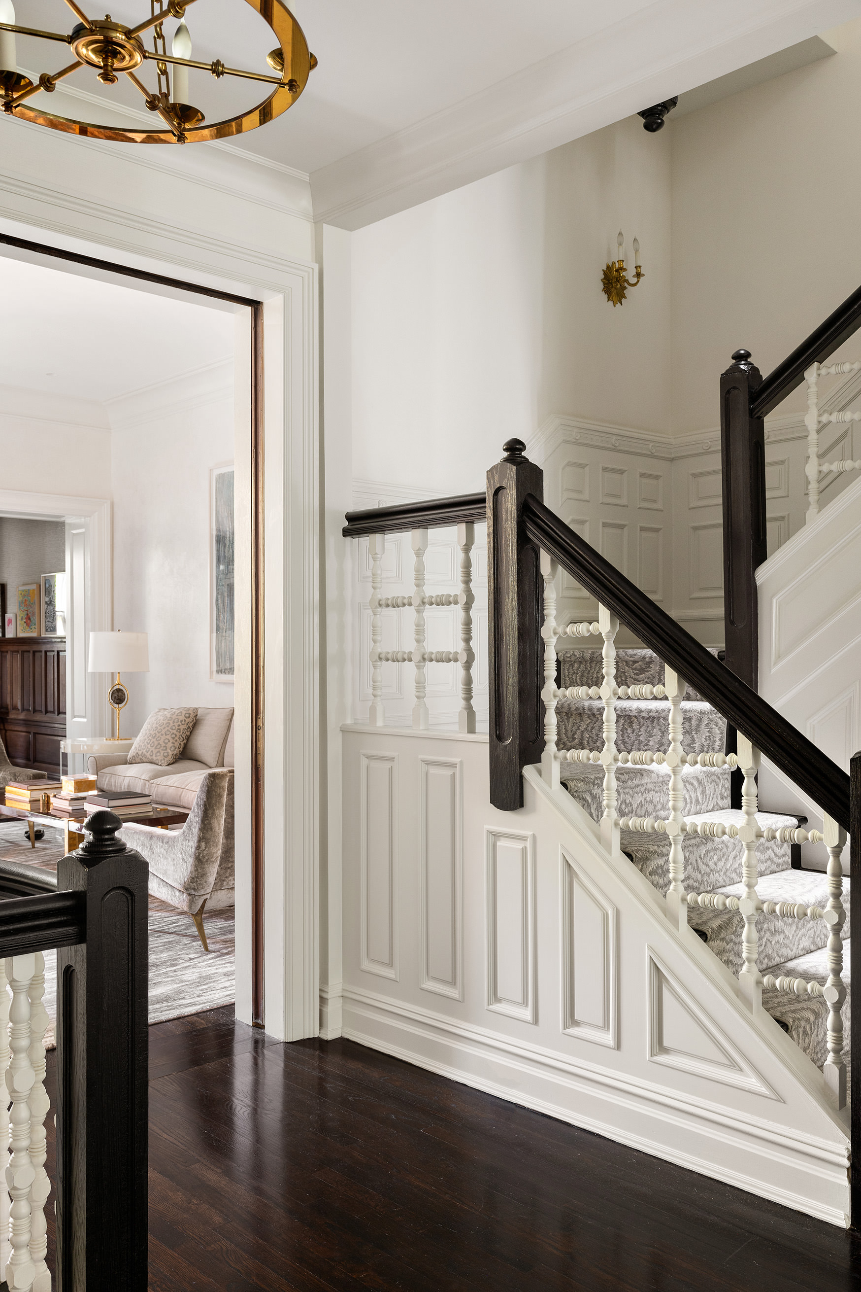 135 West 77th Street Manhattan, NY 10024 - Photo 14 of 32 a view of entryway and hall with wooden floor