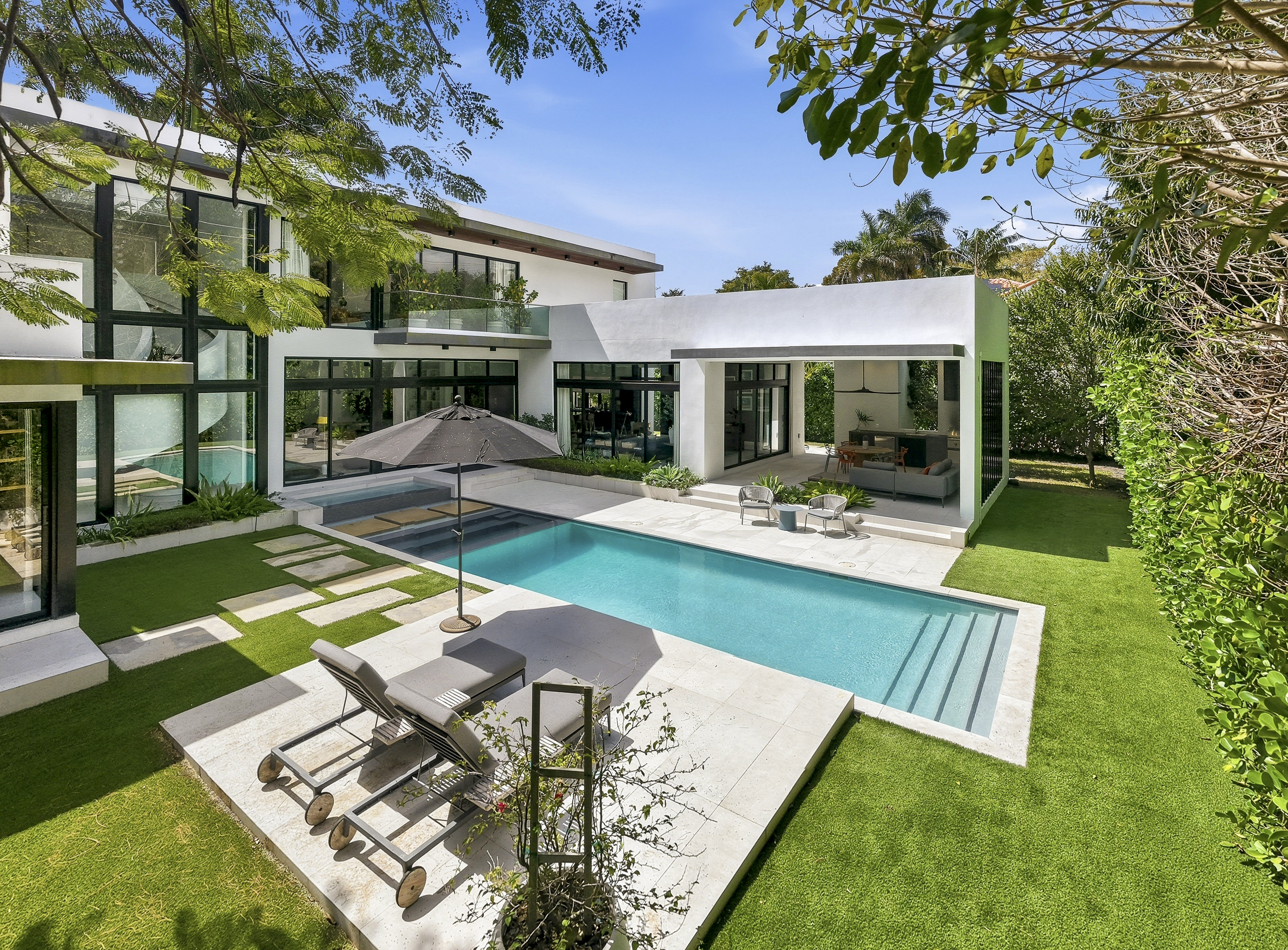 229 Ridgewood Road Miami, FL 33133 - Photo 4 of 62