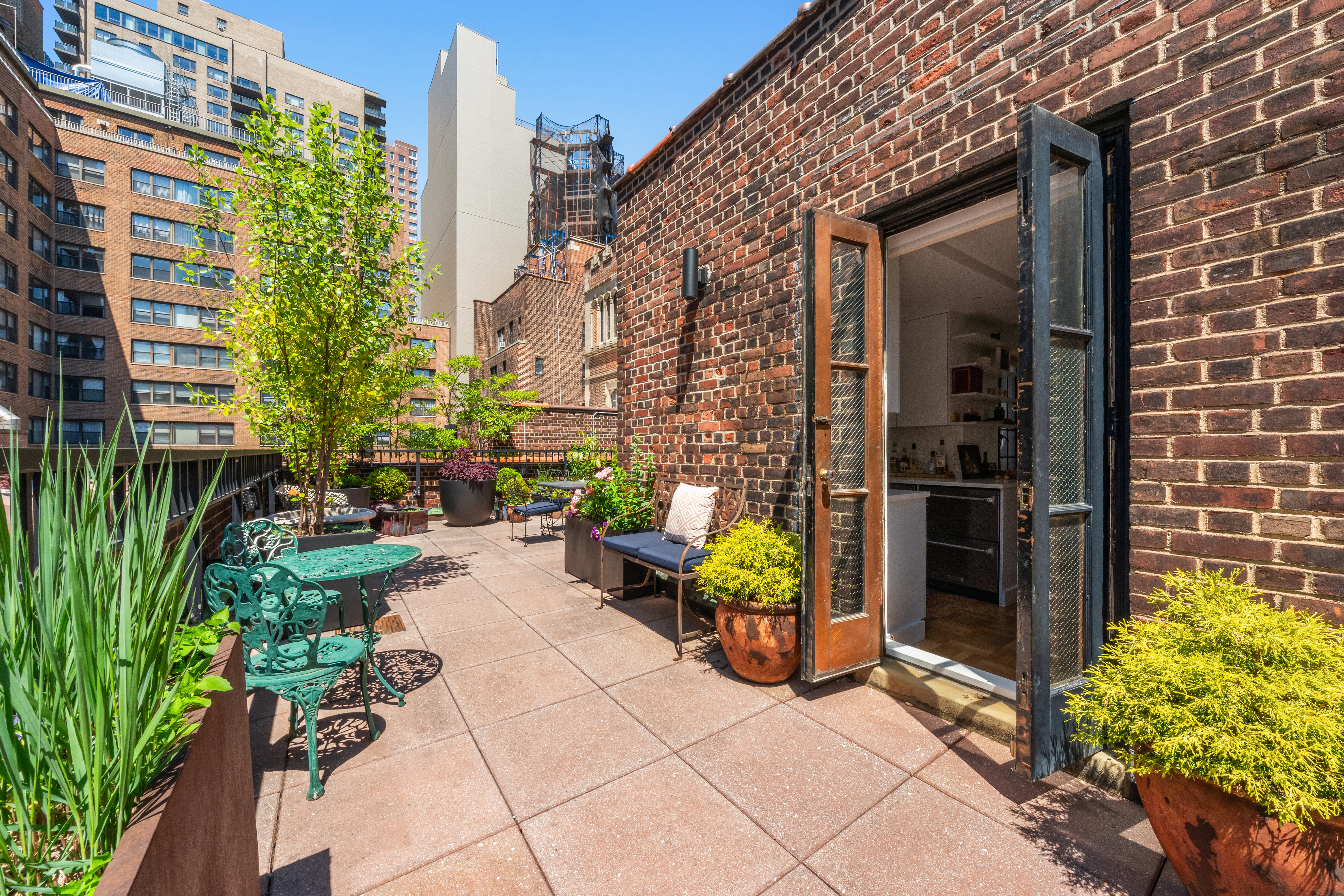 324 East 41st Street, Unit 1103C Manhattan, NY 10017 - Photo 2 of 17