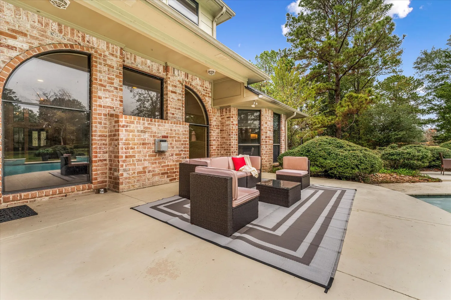 $984,500 | 1019 Towering Oaks Street, Magnolia, TX 77355