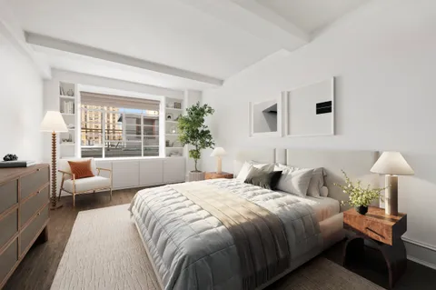 $1,800,000 | 320 Central Park West, Unit 5L | Upper West Side