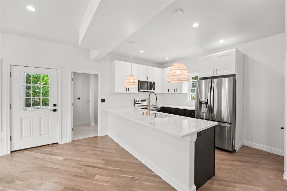 41 Henry Street Everett, MA 02149 - Photo 13 of 33