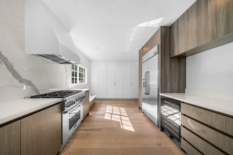 $3,950,000 | 939 West 47th Court, Miami Beach, FL 33140