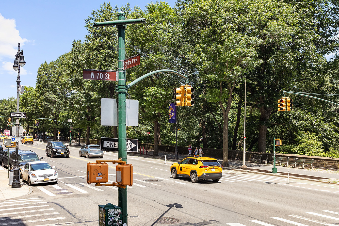 18 West 70th Street, Unit 7C Manhattan, NY 10023 - Photo 13 of 17