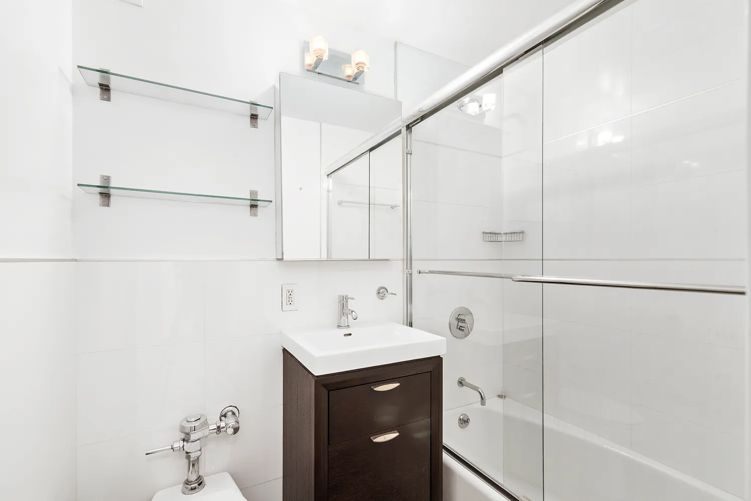 $625,000 | 201 East 36th Street, Unit 16E | Murray Hill