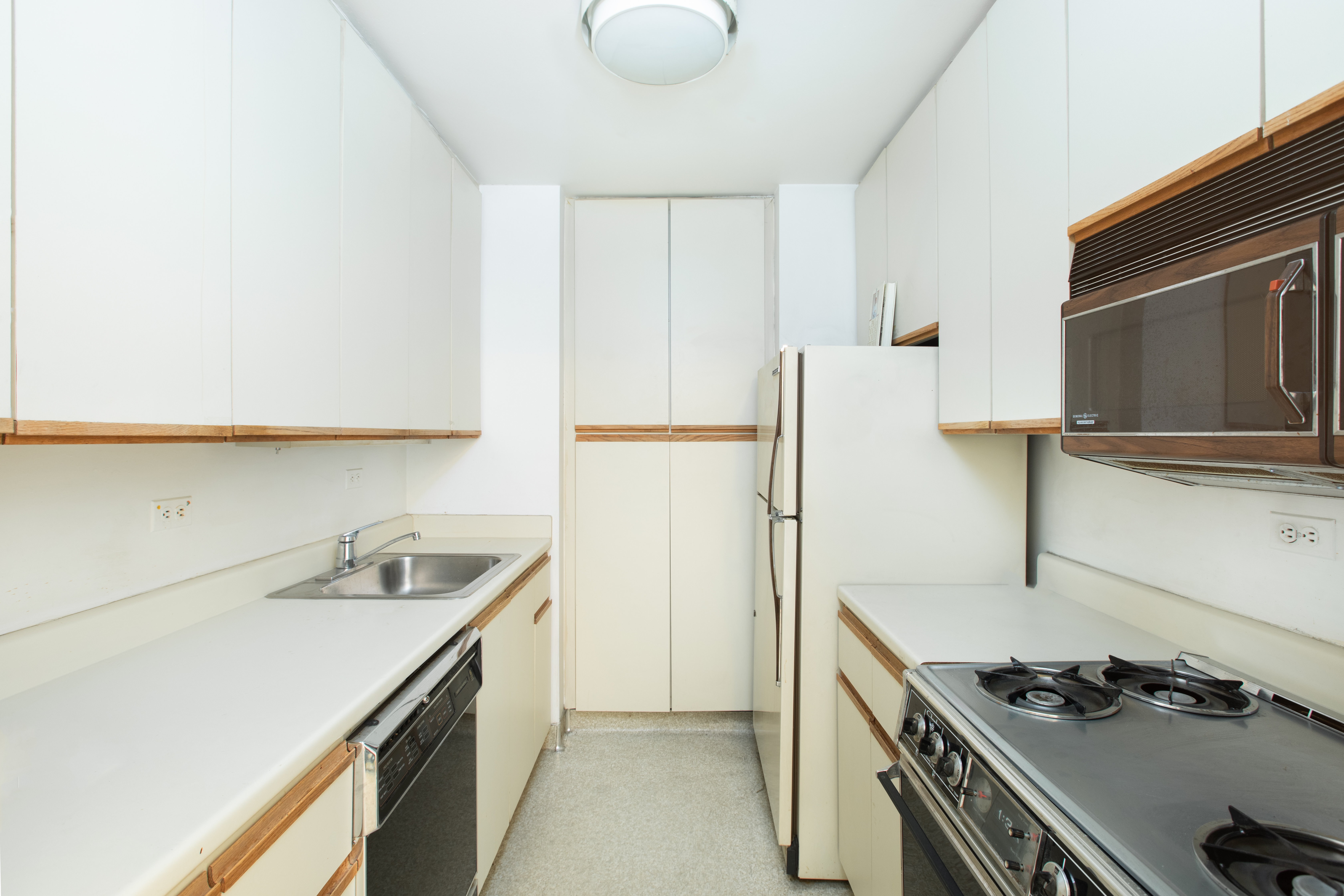 40 East 94th Street, Unit 13B Manhattan, NY 10128 - Photo 15 of 23