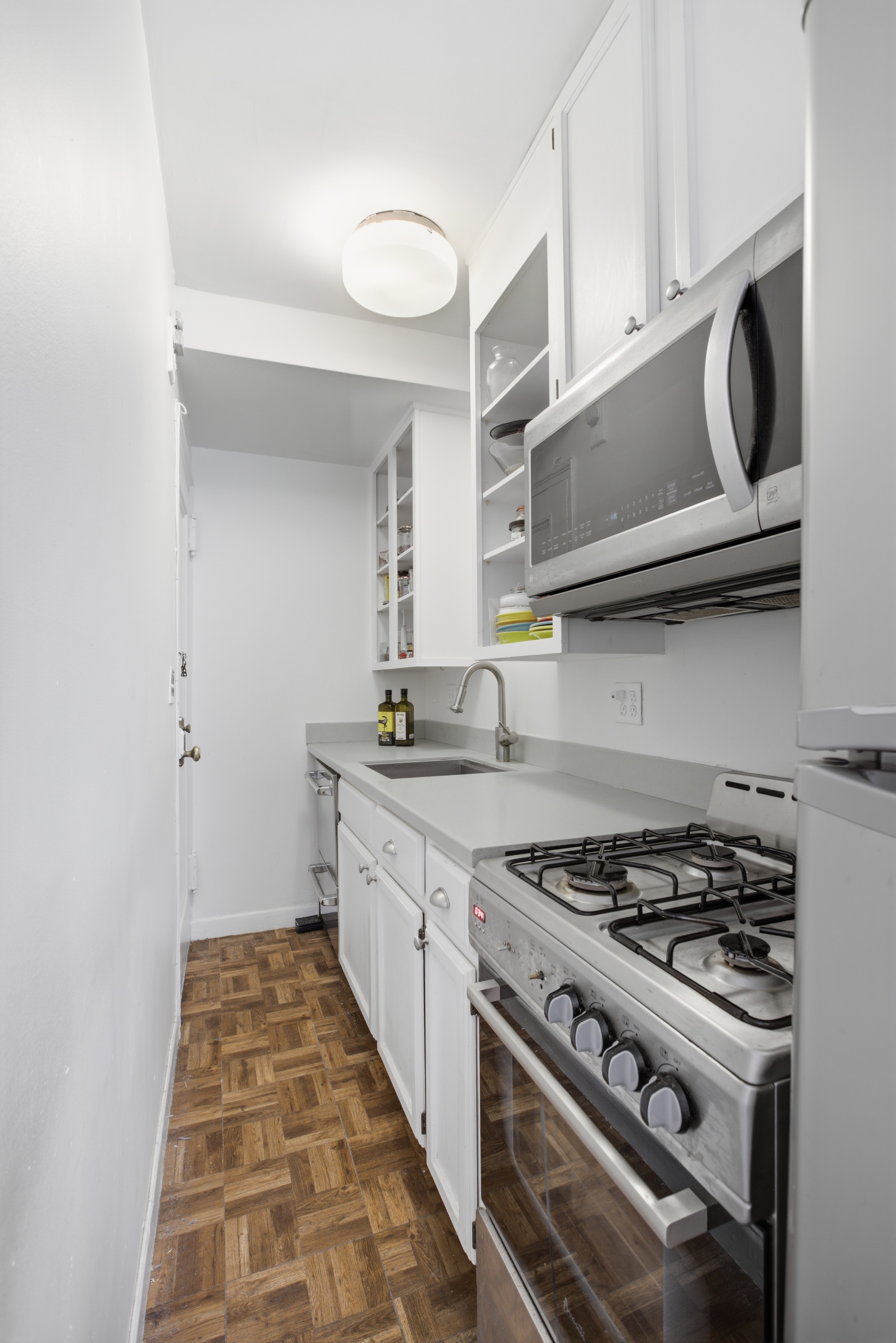 175 West 73rd Street, Unit 8E Manhattan, NY 10023 - Photo 4 of 13 Gallery Image 4