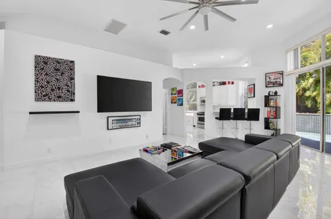 $899,000 | 6439 Northwest 43rd Terrace, Boca Raton, FL 33496