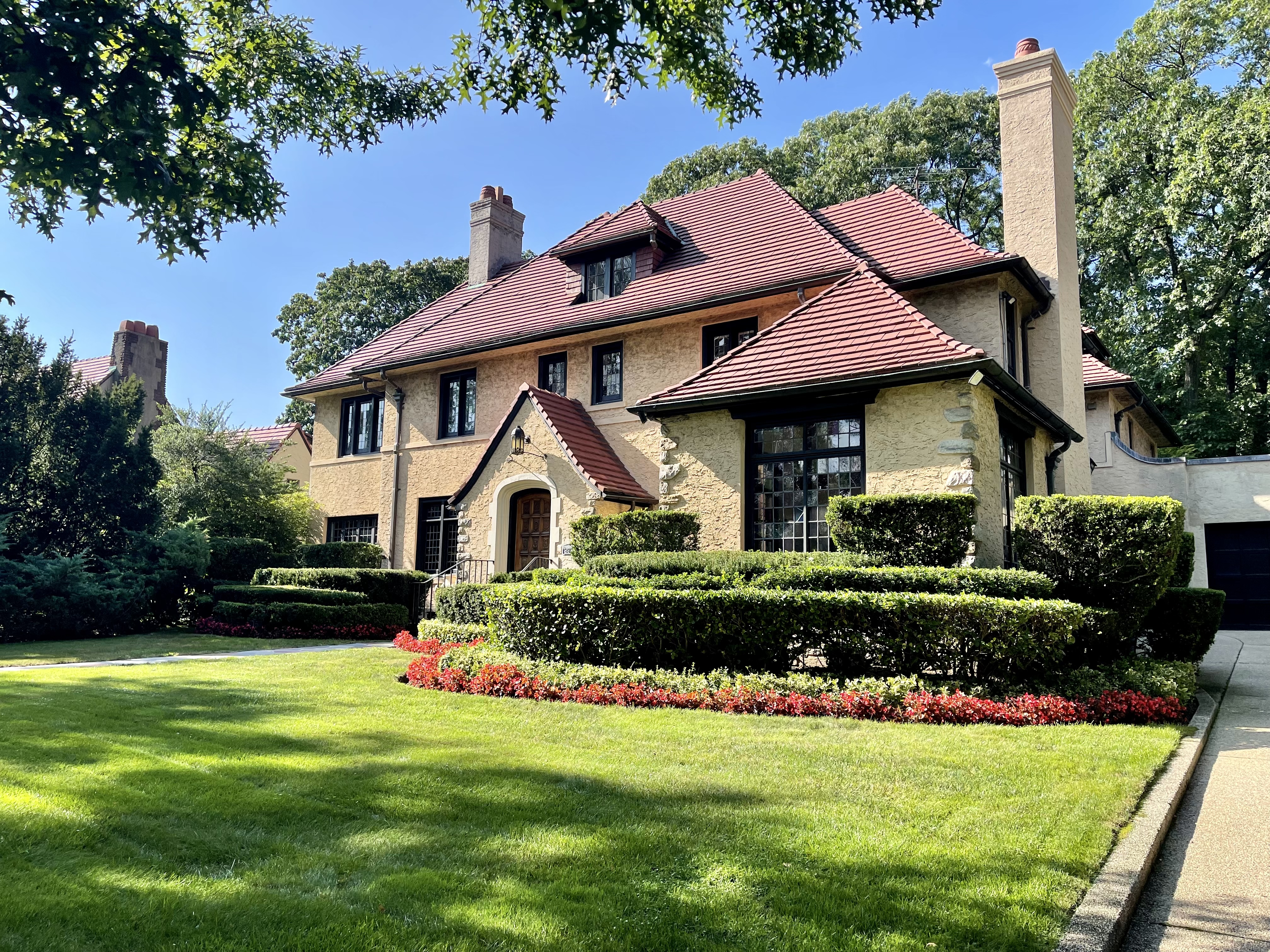 15 Wendover Road Queens, NY 11375 - Photo 2 of 28