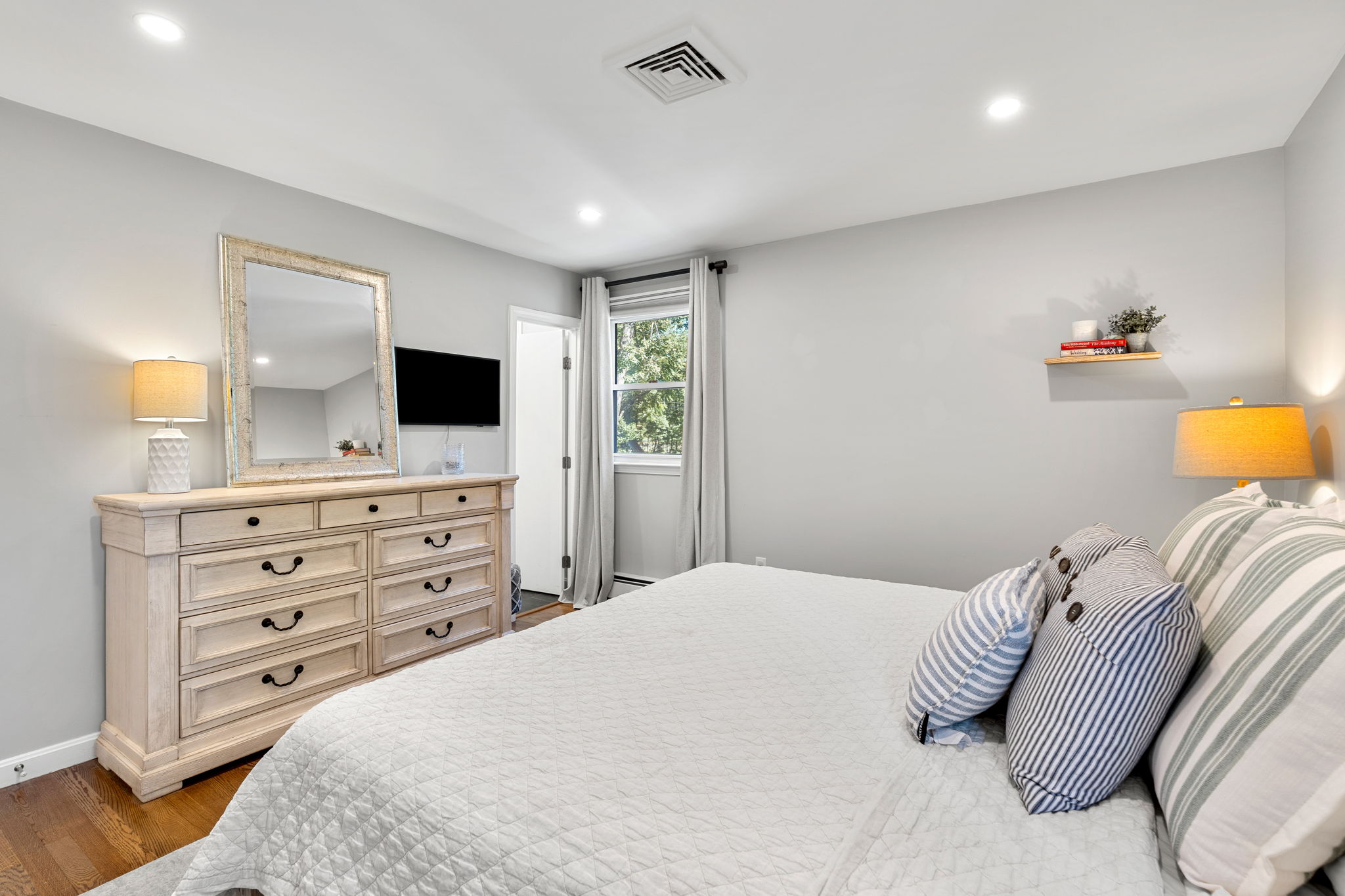 91 Nason Road Swampscott, MA 01907 - Photo 10 of 37