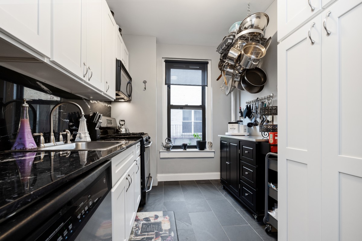 125 Eastern Parkway, Unit 3E/4E Brooklyn, NY 11238 - Photo 3 of 8