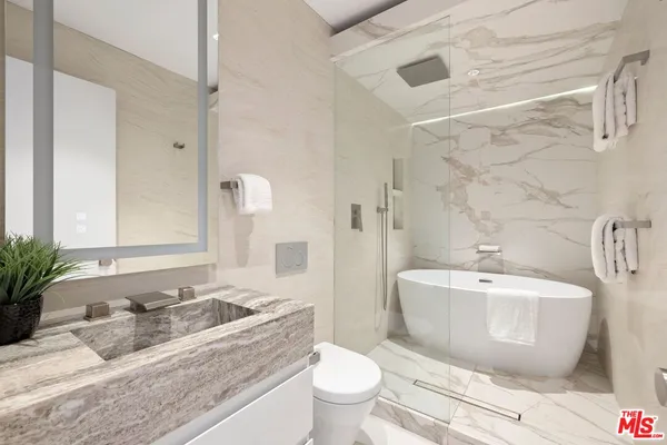 $4,695,000 | 10558 Fontenelle Way, Los Angeles, CA 90077