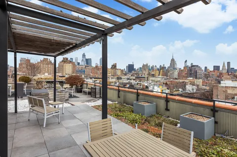 $1,550,000 | 350 Bleecker Street, Unit 6N | West Village