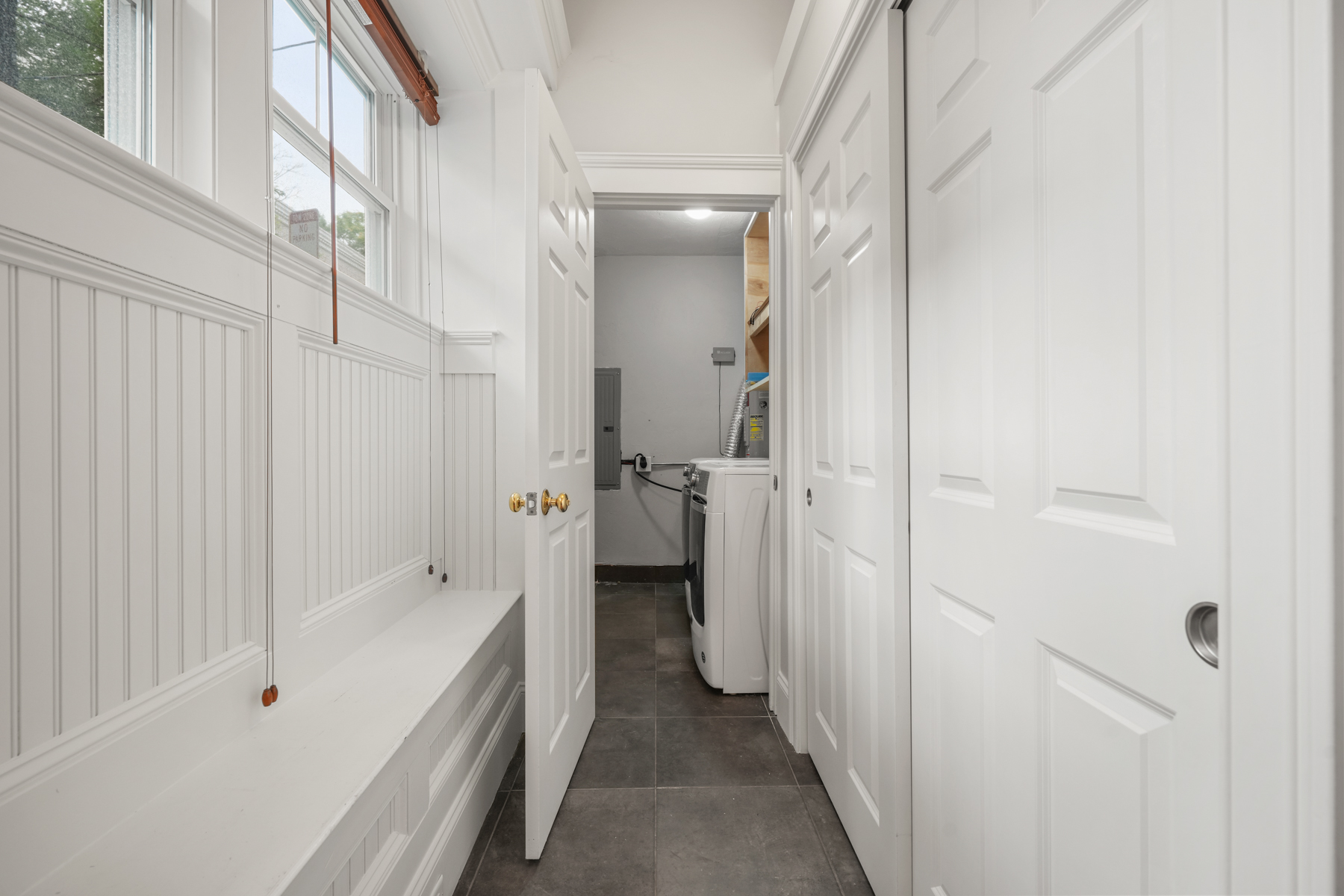 509 Franklin Street, Unit 4 Cambridge, MA 02139 - Photo 14 of 20 a bathroom with a tub and shower