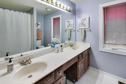 $575,000 | 673 Newkirk Lane, Palatine, IL 60074