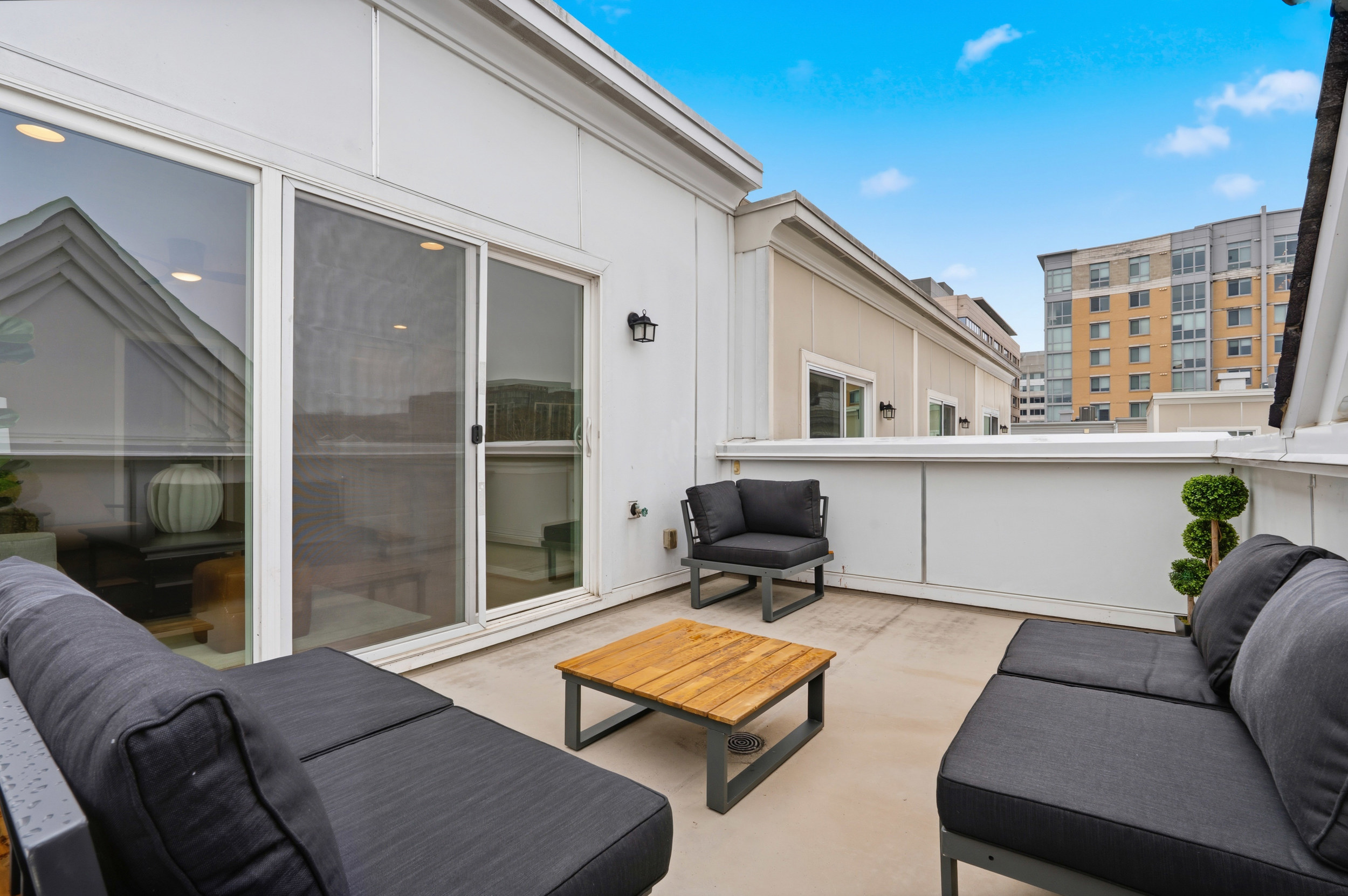 335 L Street Southeast Washington, DC 20003 - Photo 26 of 54