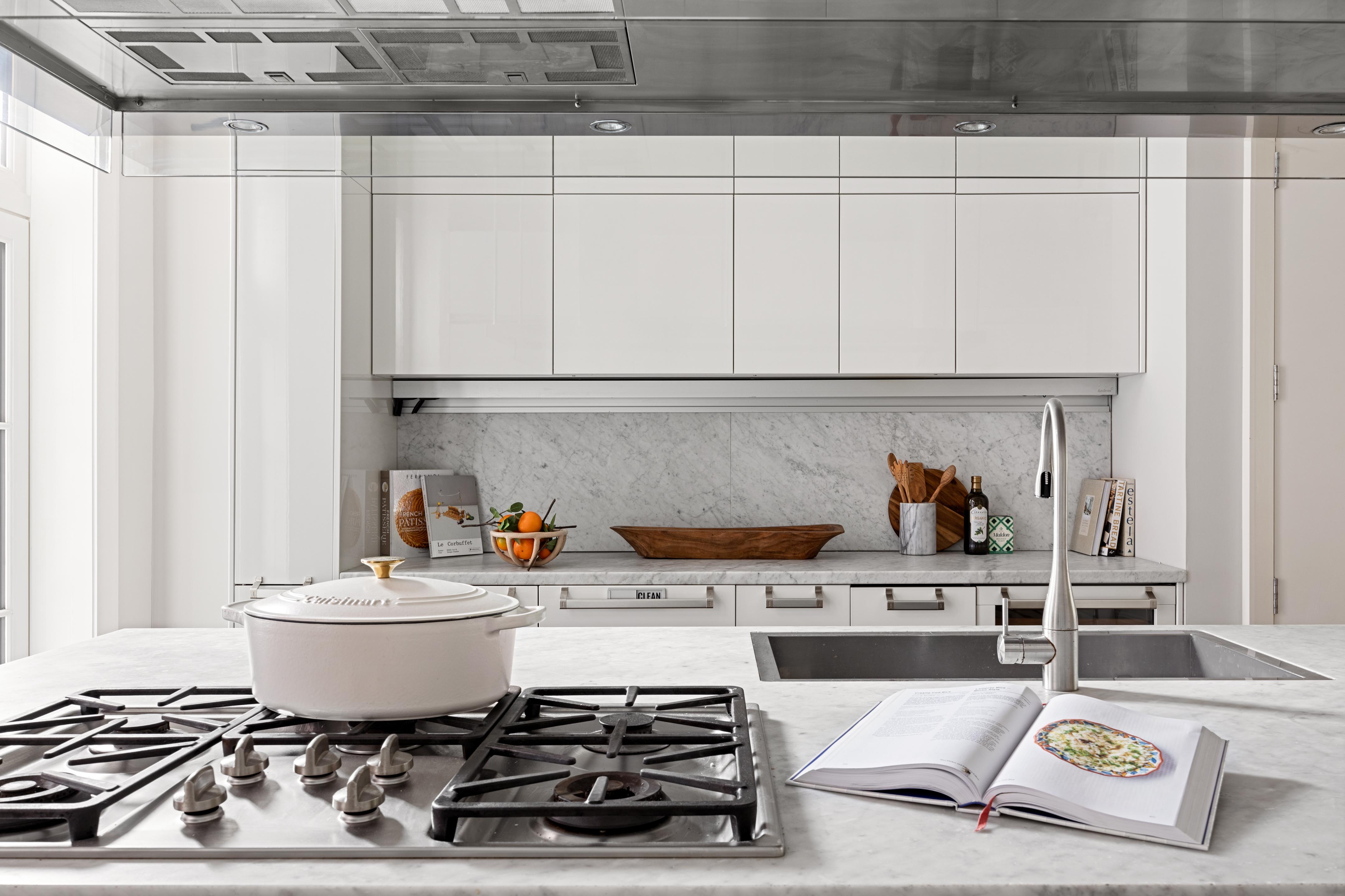 214 West 11th Street Manhattan, NY 10014 - Photo 8 of 25