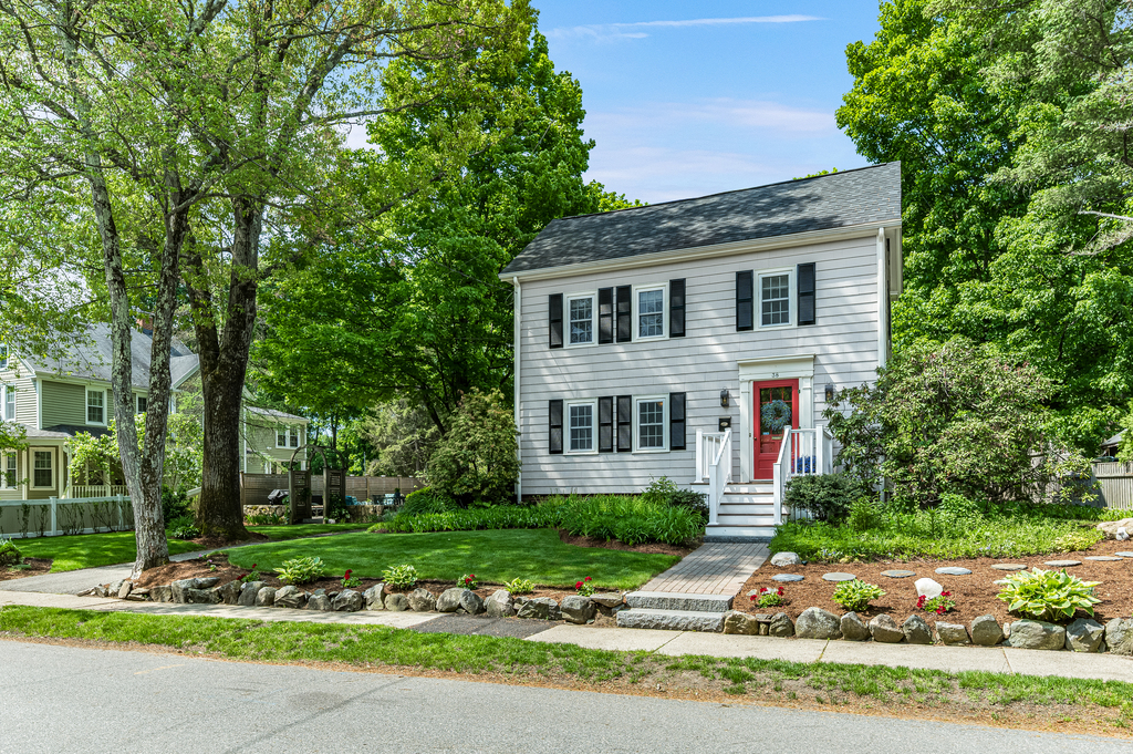 38 Berkeley Street Reading, MA 01867 - Photo 2 of 50