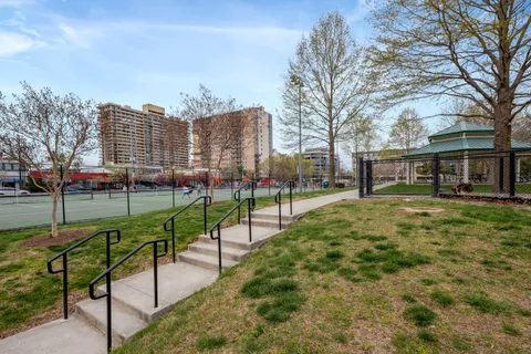 $960,000 | 925 North Fairfax Street, Unit 610, Alexandria, VA 22314