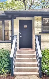 a view of entryway with a front door