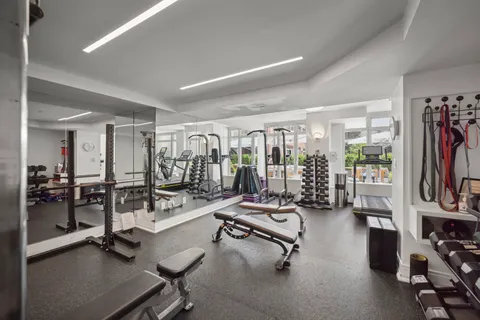 $2,100,000 | 205 East 85th Street, Unit 15J | Upper East Side