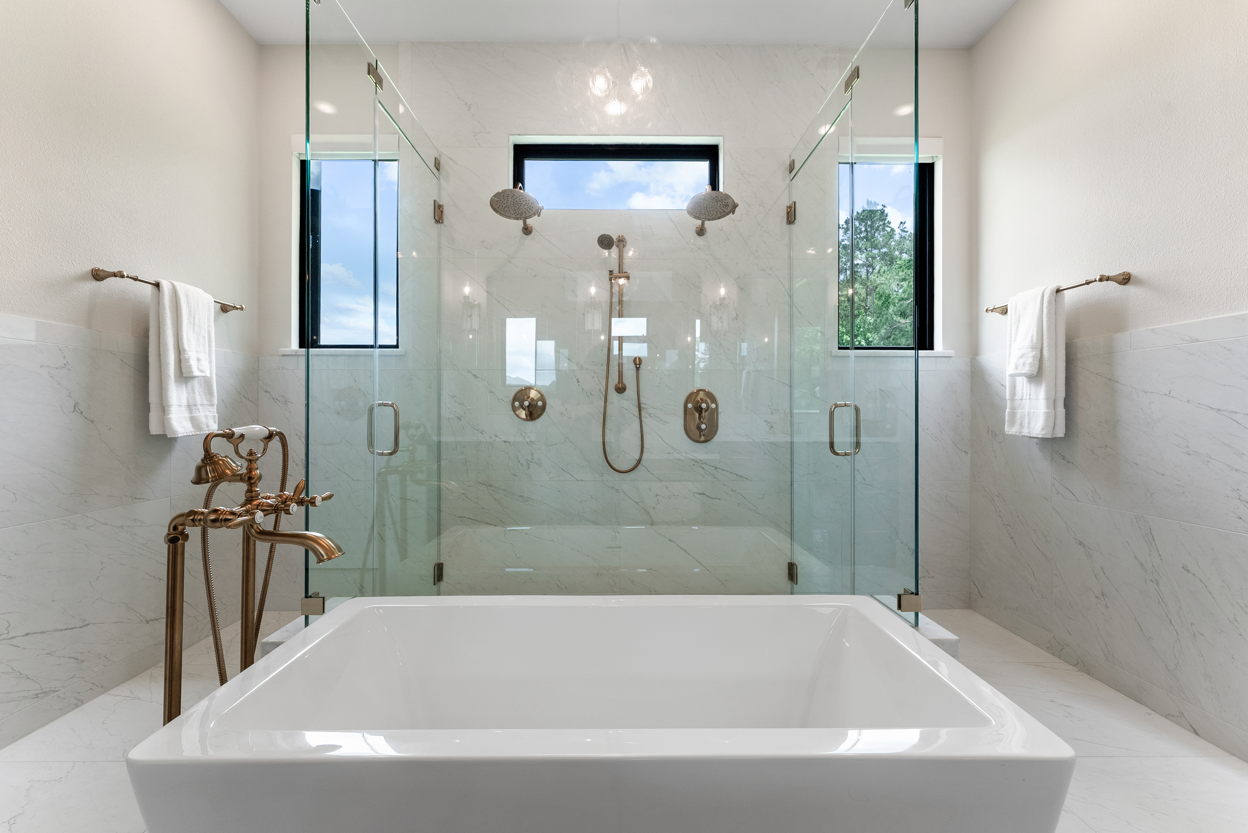 2118 Bennet Court Conroe, TX 77384 - Photo 32 of 70 a bathroom with a bathtub and shower