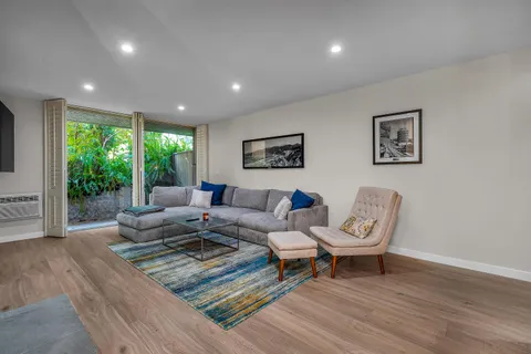 $650,000 | 11645 Montana Avenue, Unit 107, Los Angeles, CA 90049