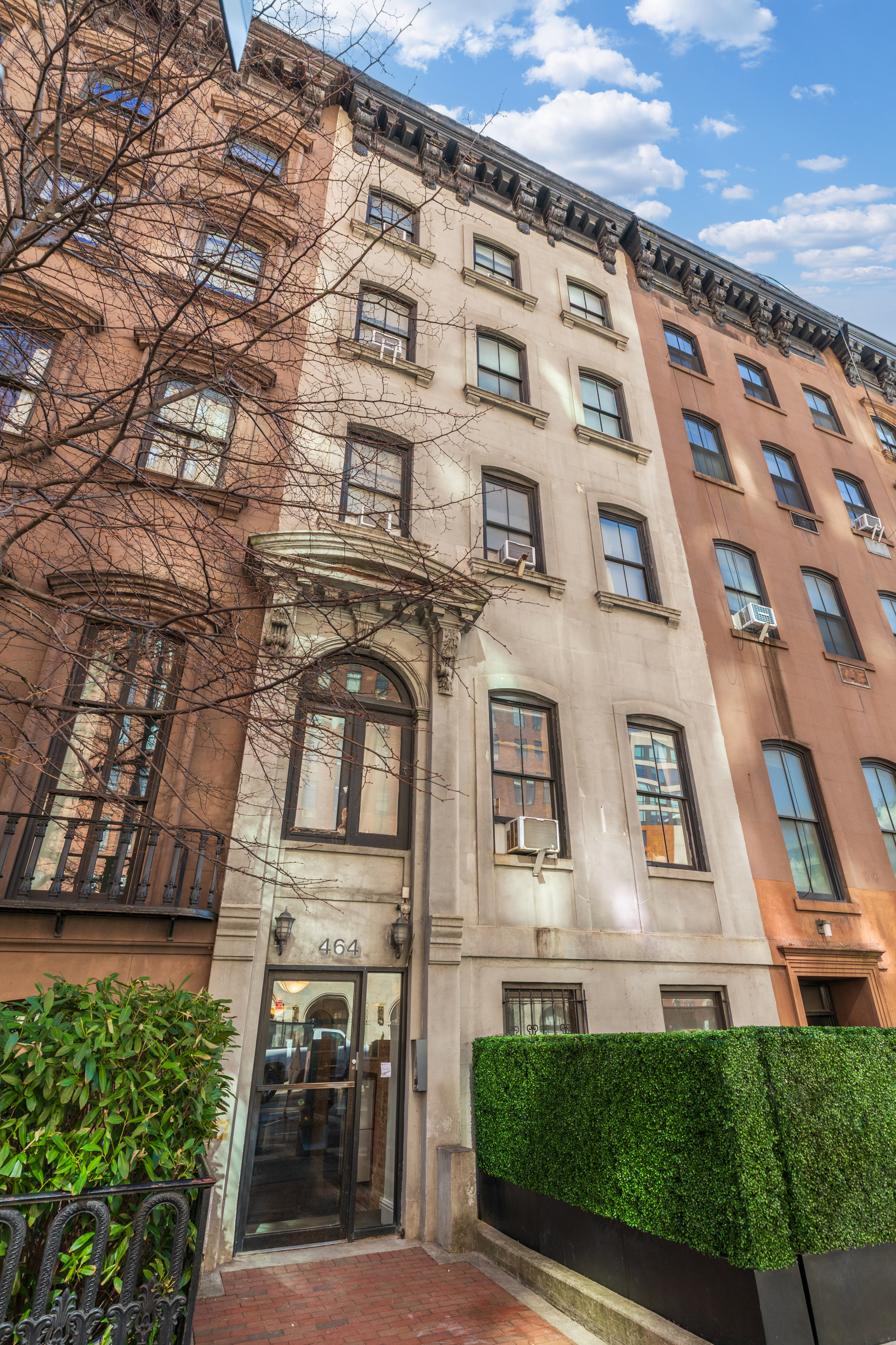 464 West 23rd Street, Unit 1R Manhattan, NY 10011 - Photo 2 of 9 front view of a building