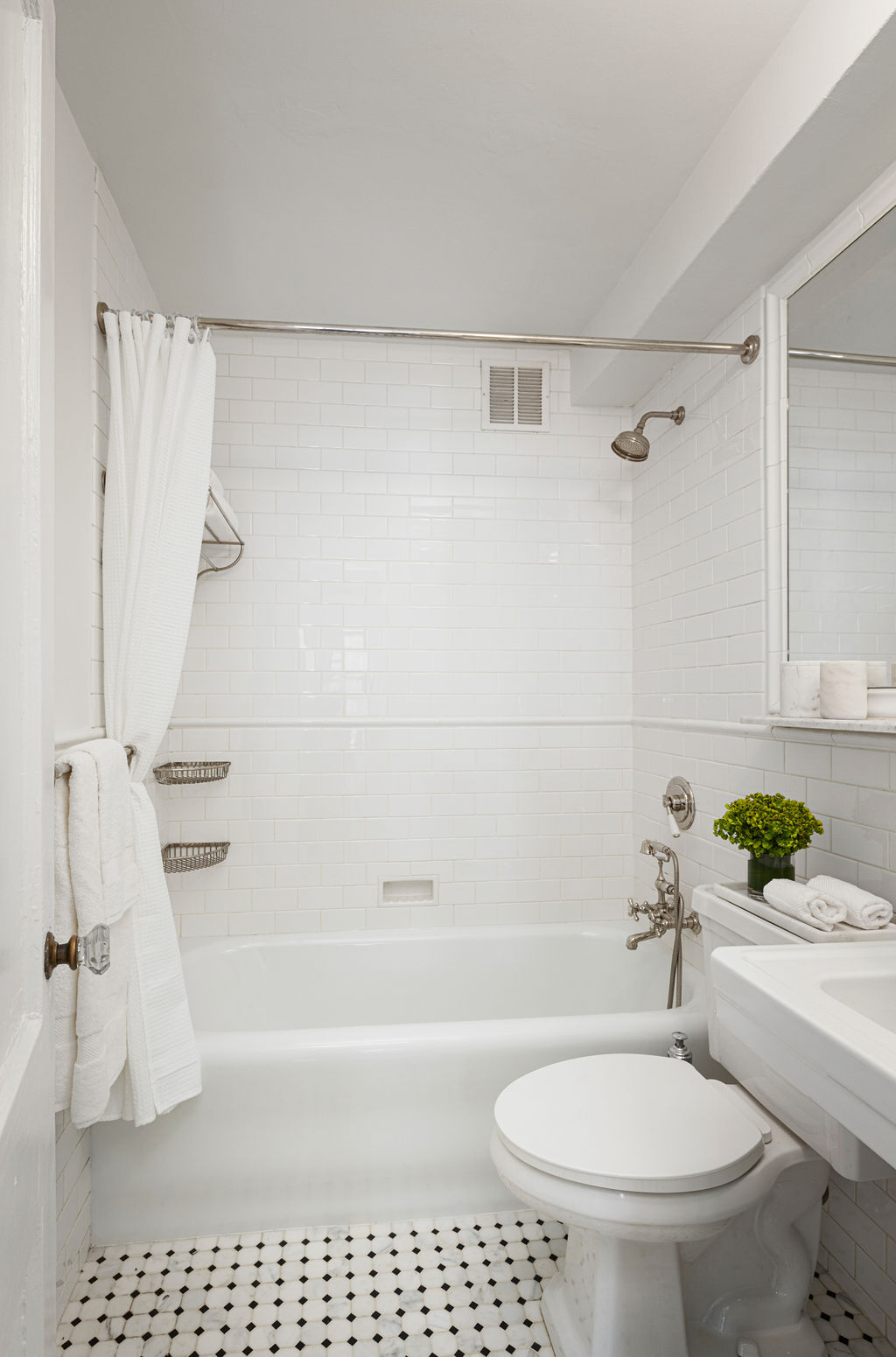 235 West 102nd Street, Unit 9H Manhattan, NY 10025 - Photo 7 of 12