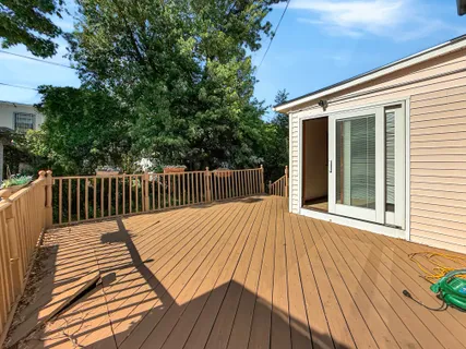 $1,098,000 | 3731 Maple Avenue | Seagate