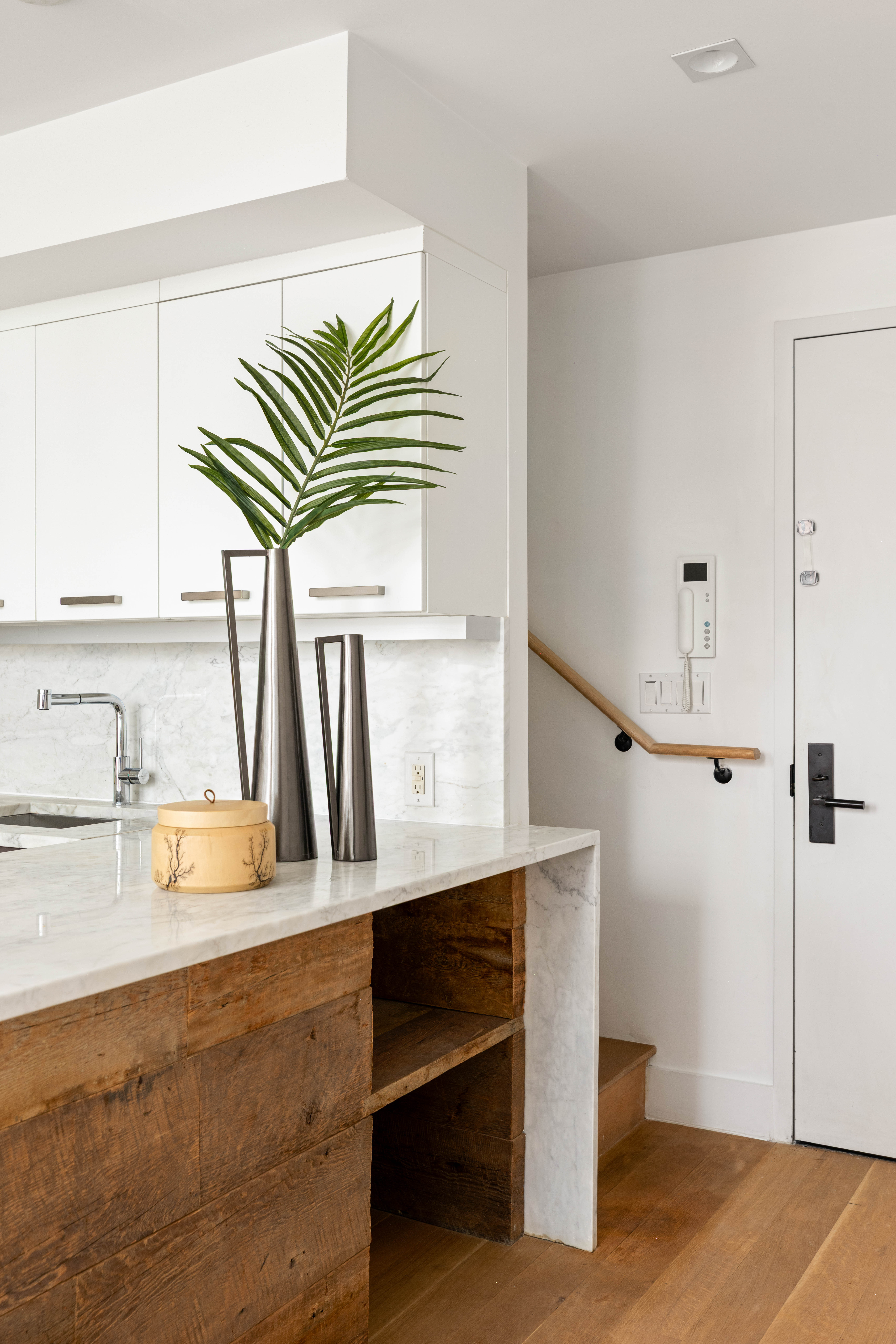 172 North 10th Street, Unit 3D Brooklyn, NY 11211 - Photo 5 of 16 a view of front door and entryway