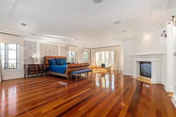 $5,195,000 | 919 South Gretna Green Way, Los Angeles, CA 90049