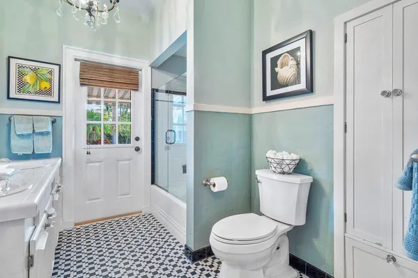 $2,400,000 | 521 North Swinton Avenue, Delray Beach, FL 33444