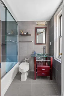 $999,000 | 220 East 73rd Street, Unit 12H | Lenox Hill