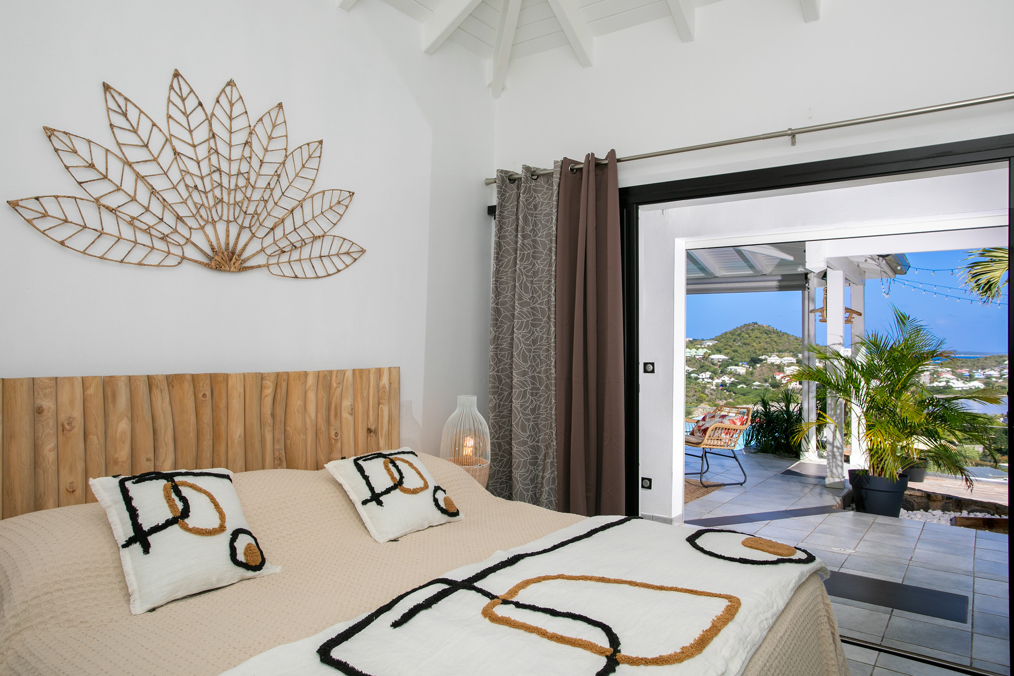 3 Rue Du Mont Vernon St. Martin, undefined 97150 - Photo 27 of 40 a living room with furniture and a large window