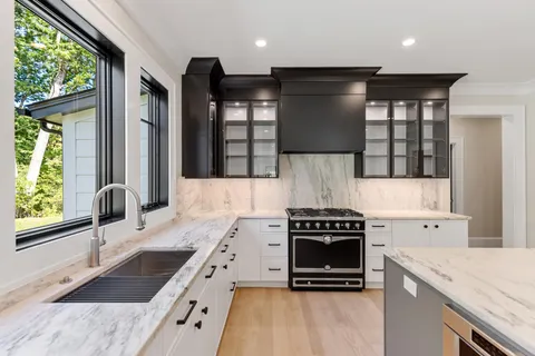 $3,975,000 | 957 South Street, Needham, MA 02492