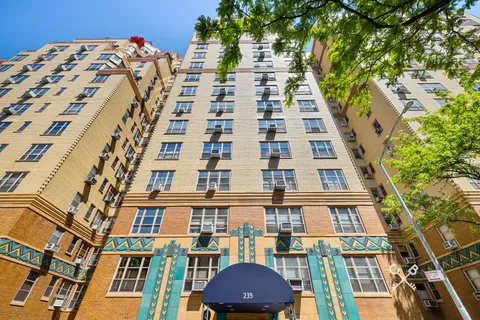 $639,000 | 235 East 22nd Street, Unit 7P | Gramercy