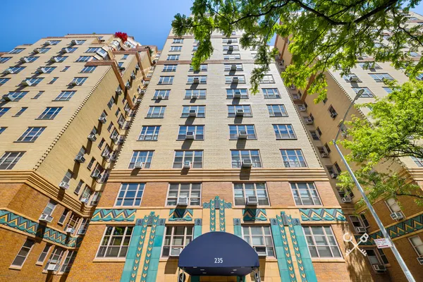 $639,000 | 235 East 22nd Street, Unit 7P | Gramercy
