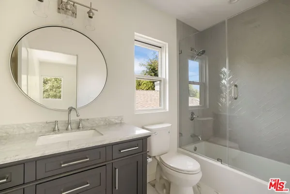 $5,995 | 535 Beloit Avenue, Los Angeles, CA 90049